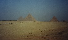Вид на великие Пирамиды в Гизе со смотровой площадки