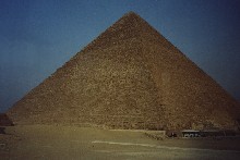 Пирамида Хеопса - высочайшая из трех