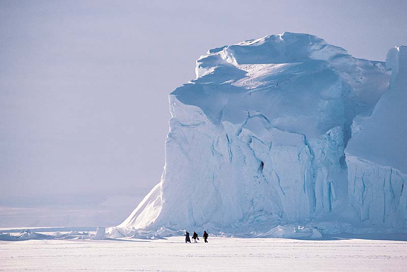 Первым достиг Южного полюса Р. Амундсен