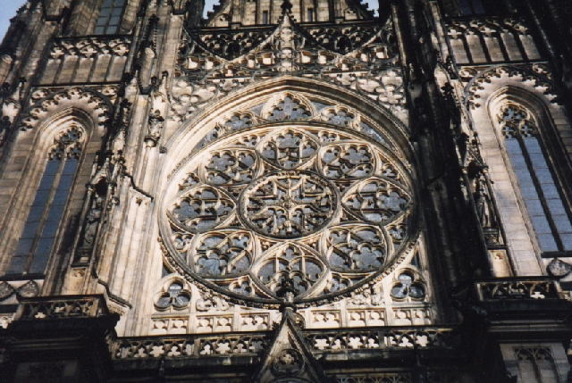 Окно-роза собора Святого Витта в Праге