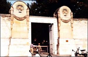 Кладбище Пер-Лашез: вход