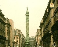 Вид на Вандомскую площадь и колонну