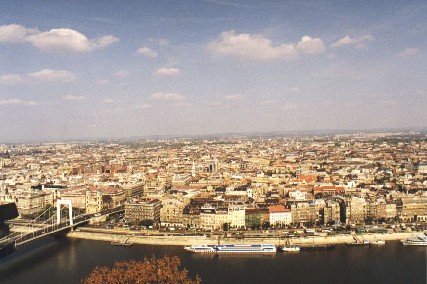 Вид на Будапешт с горы Геллерт