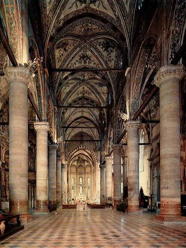 Интерьер базилики Св. Анастасии