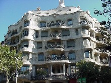 Каса Мила или Ла Педрера (Casa Mila - La Pedrera), архитектор Гауди