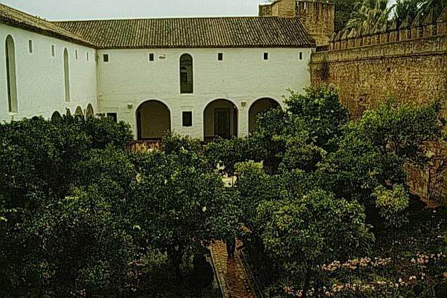 Внутренний двор Алькасара