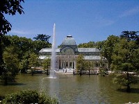 Хрустальный Дворец в парке Буэн-Ретиро