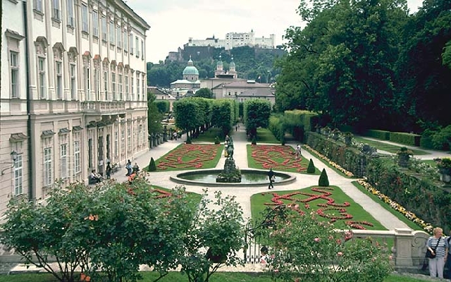 Зальцбург - сад дворца Мирабель