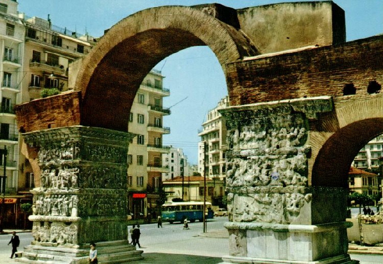 Триумфальная арка Галерия (Камара)