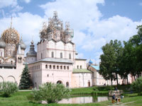 Успенский собор и комплекс Святых ворот с церковью Воскресения Господня