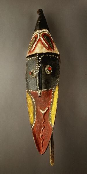 Культовая маска, н.19-к.20 вв., дерево, краска. Папуа Новая Гвинея